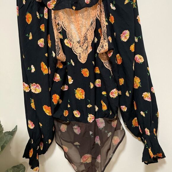 New Free People Black Poppy Printed  blouse size M - Picture 9 of 9
